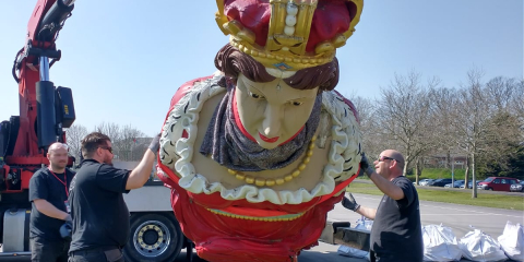 Contractors remove figurehead belonging to HMS Charlotte in preparation for conservation. Credit NMRN.jpg